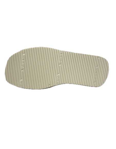 G.G Beige